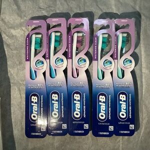 Oral-B Advanced Whitening Medium Toothbrushes Bundle NEW